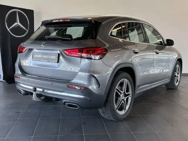 Mercedes-Benz GLA 200