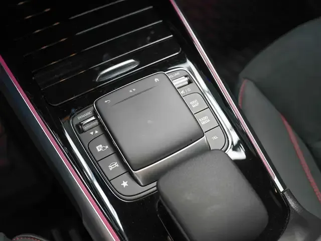 Mercedes-Benz EQB 300