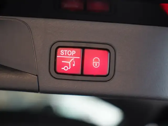 Mercedes-Benz EQB 300