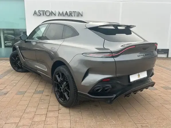 Aston Martin DBX