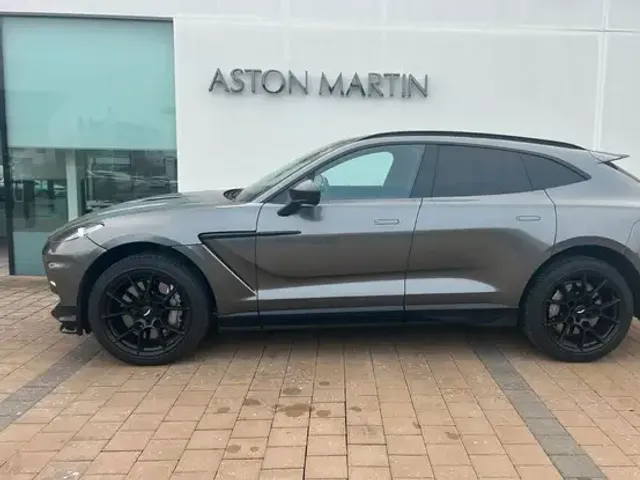 Aston Martin DBX