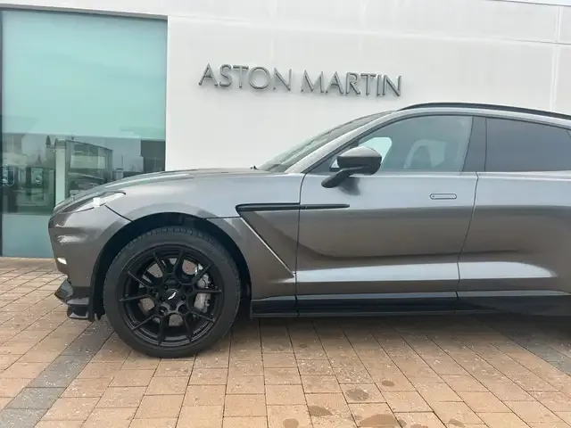 Aston Martin DBX