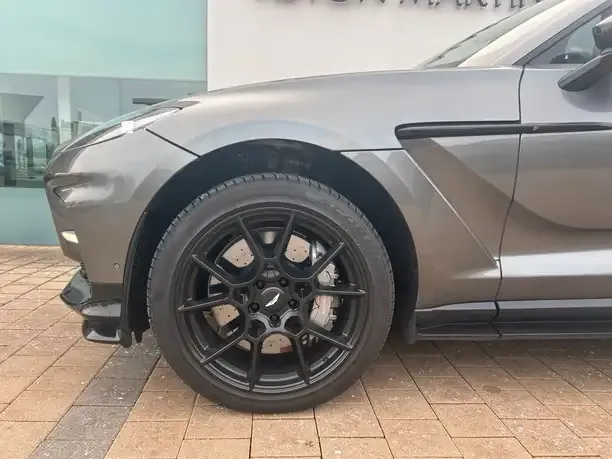 Aston Martin DBX