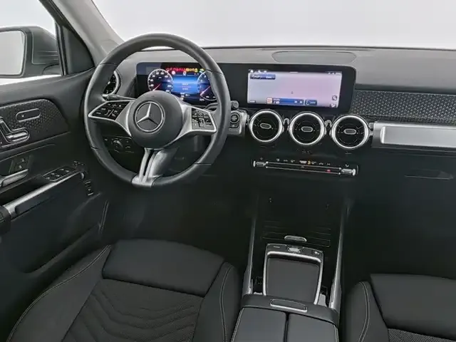 Mercedes-Benz GLB 220