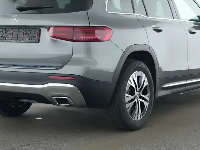 Mercedes-Benz GLB 220