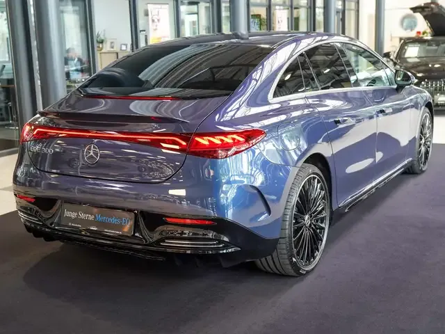 Mercedes-Benz EQE 300