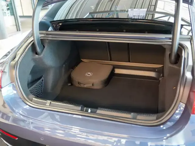 Mercedes-Benz EQE 300