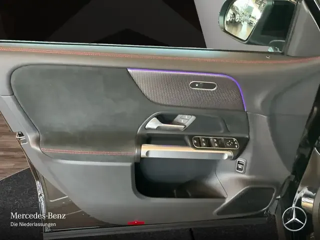 Mercedes-Benz EQB 300