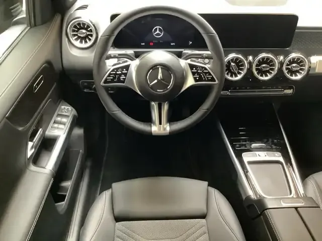 Mercedes-Benz GLB 220