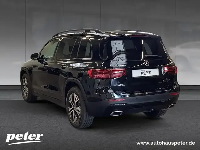 Mercedes-Benz GLB 220