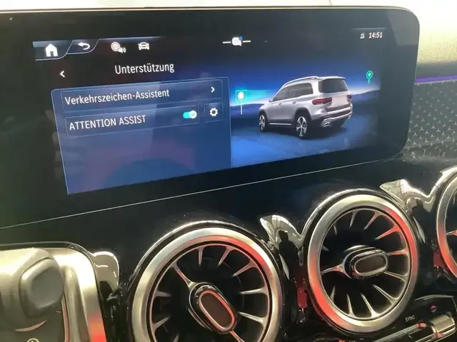 Mercedes-Benz GLB 220