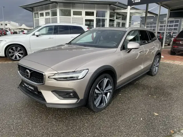 Volvo V60 Cross Country