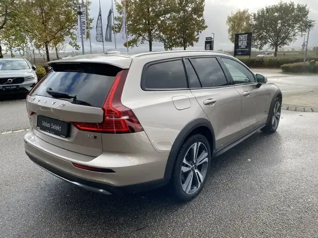 Volvo V60 Cross Country