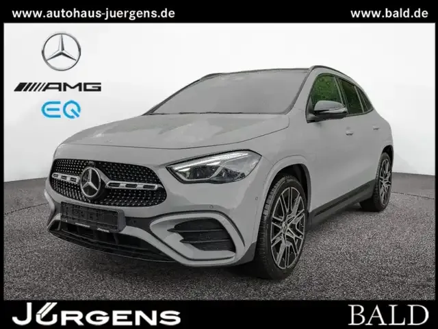 Mercedes-Benz GLA 220