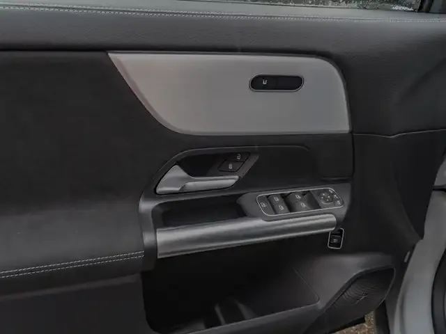 Mercedes-Benz GLA 220