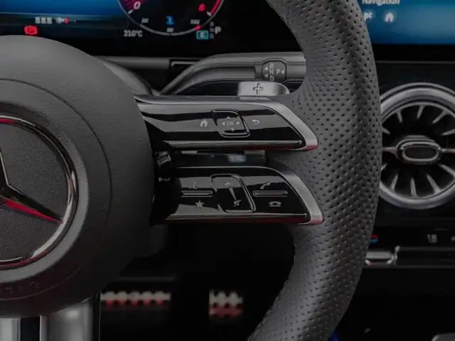 Mercedes-Benz GLA 220