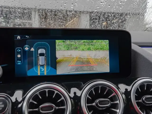 Mercedes-Benz GLA 220