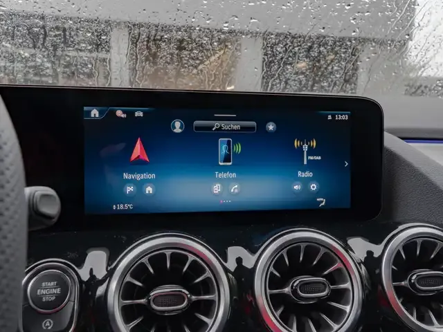 Mercedes-Benz GLA 220