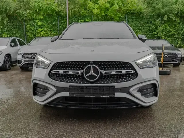 Mercedes-Benz GLA 220