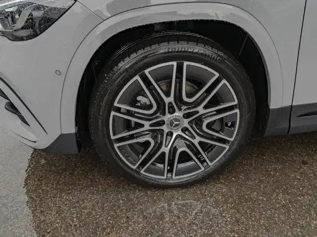 Mercedes-Benz GLA 220