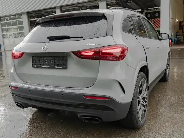 Mercedes-Benz GLA 220