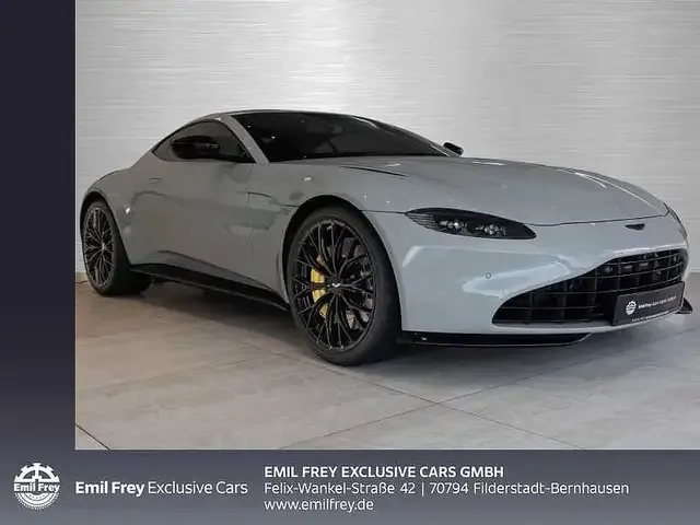 Aston Martin V8
