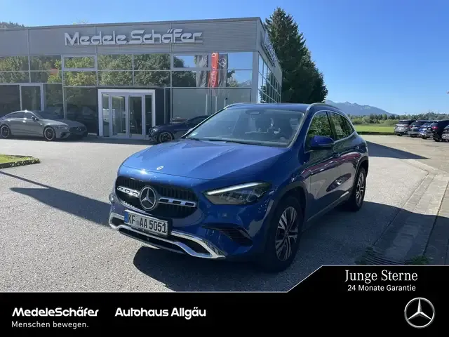 Mercedes-Benz GLA 220