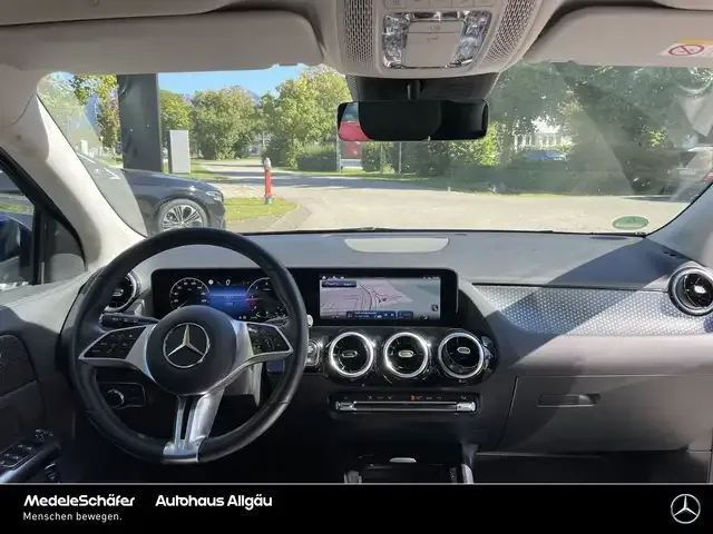 Mercedes-Benz GLA 220