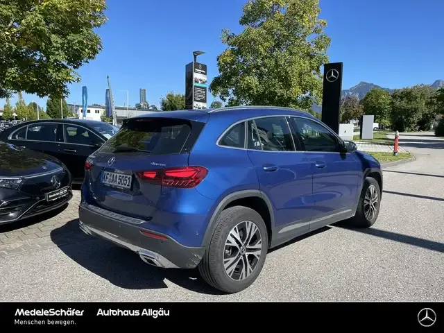 Mercedes-Benz GLA 220