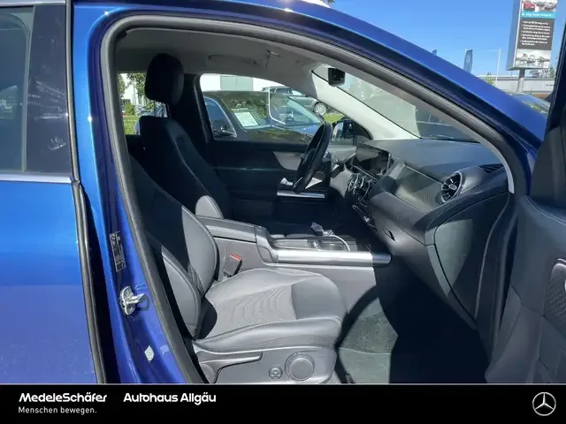 Mercedes-Benz GLA 220