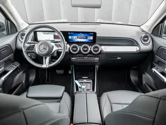 Mercedes-Benz EQB 300