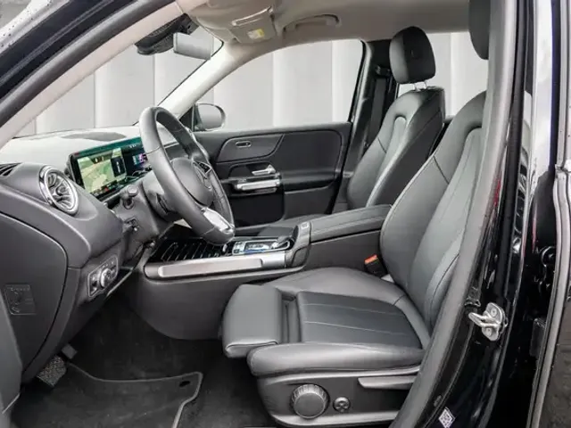 Mercedes-Benz EQB 300