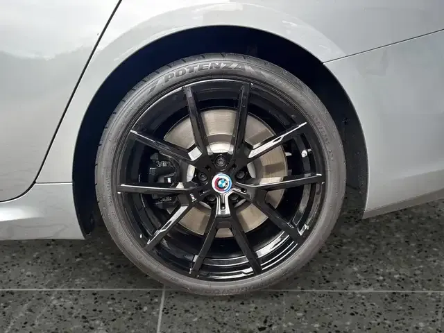BMW M850