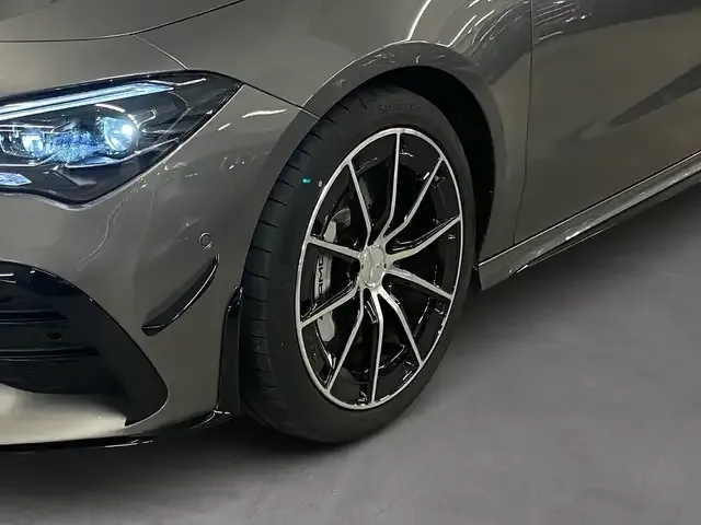 Mercedes-Benz CLA 35 AMG