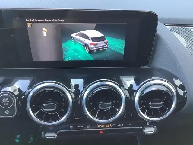 Mercedes-Benz GLA 180
