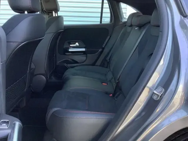Mercedes-Benz GLA 180