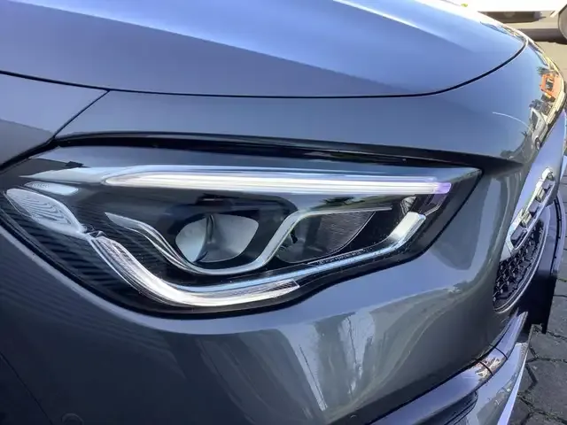 Mercedes-Benz GLA 180