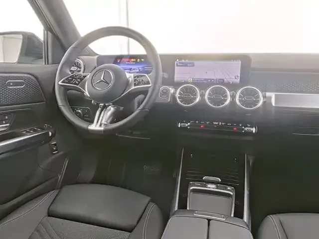 Mercedes-Benz EQB 300