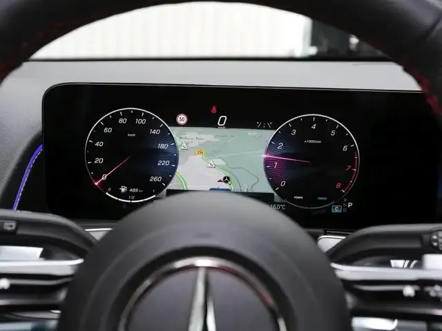 Mercedes-Benz GLB 200