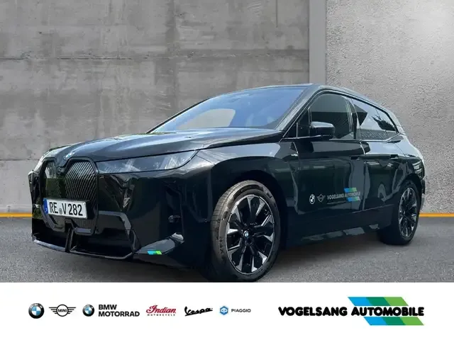BMW iX