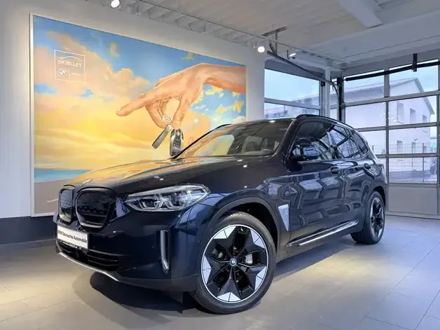BMW iX3