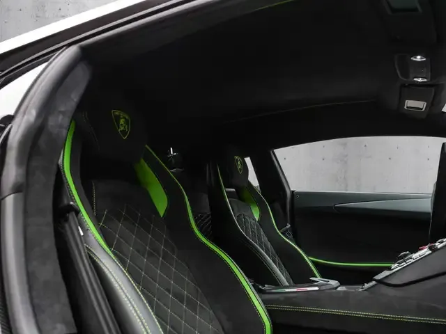 Lamborghini Aventador