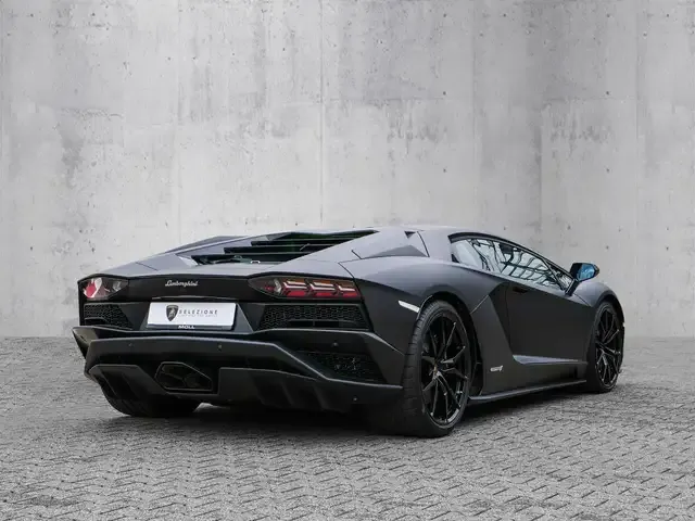 Lamborghini Aventador