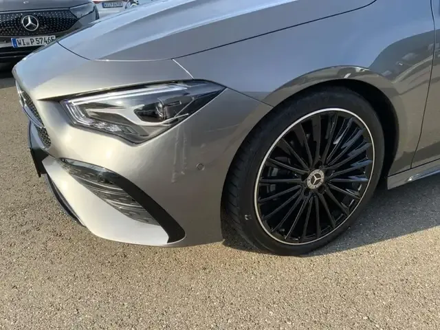 Mercedes-Benz CLA 180