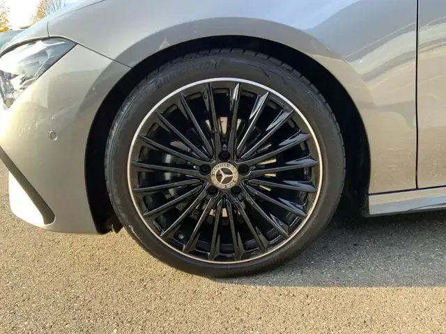 Mercedes-Benz CLA 180