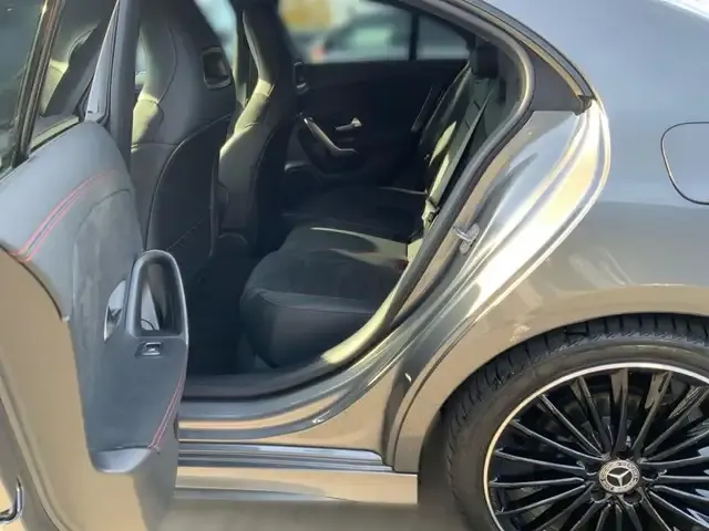 Mercedes-Benz CLA 180