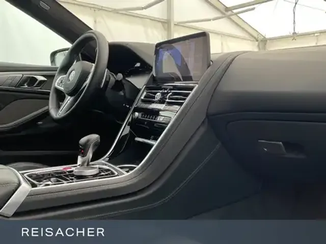 BMW M8
