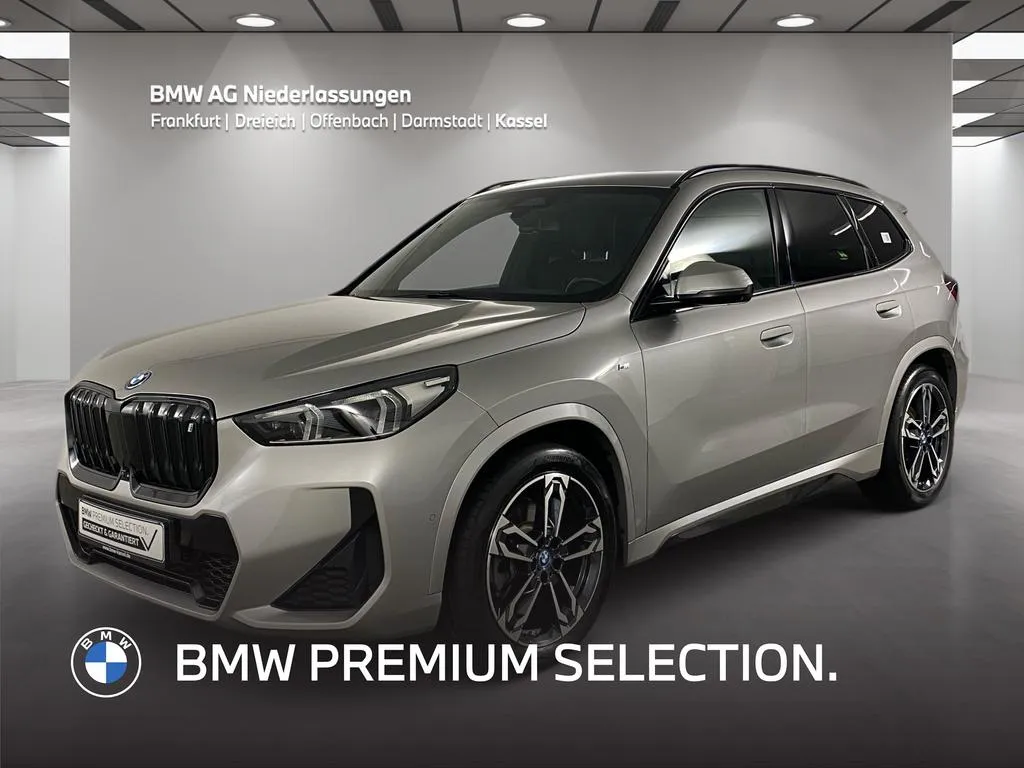 BMW iX1
