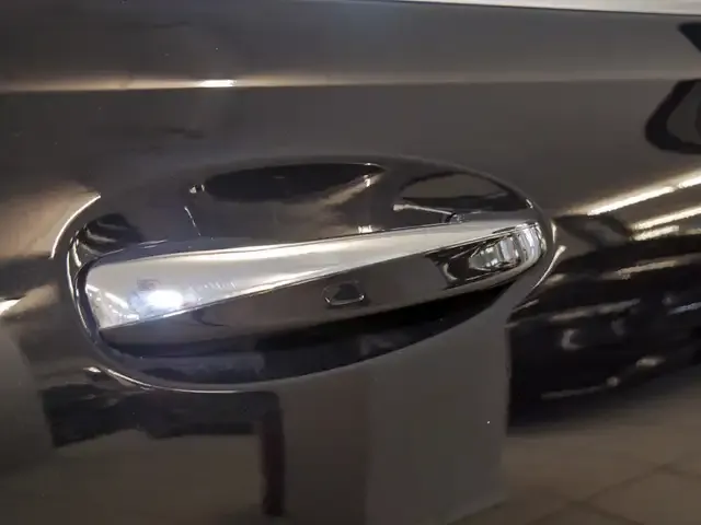 Mercedes-Benz EQB 300