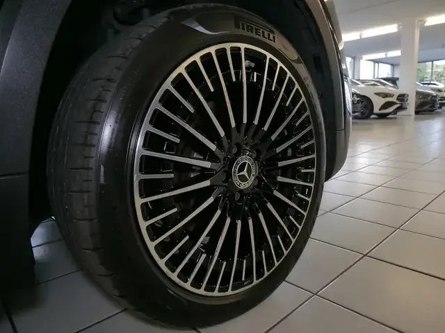 Mercedes-Benz EQB 300